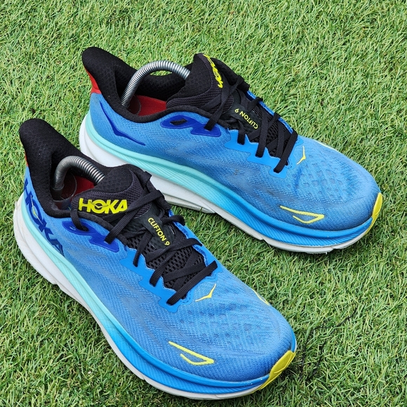 HOKA CLIFTON 9 - Mens Atheltic Shoes - SIZE 9.5D